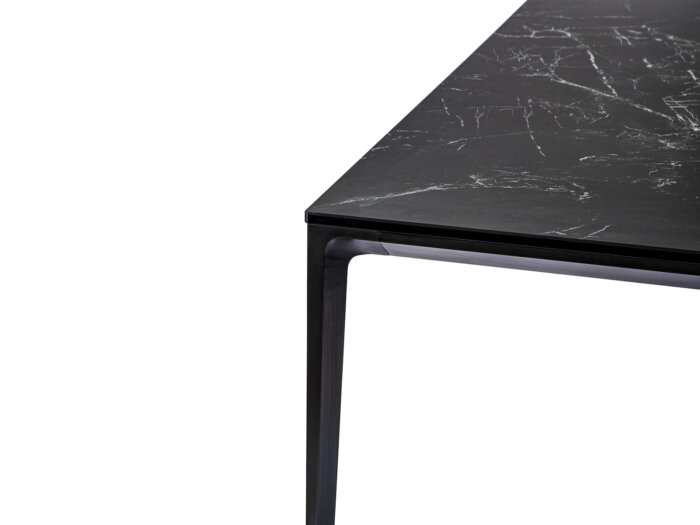 Giulia Table