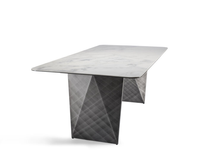 Isola Table